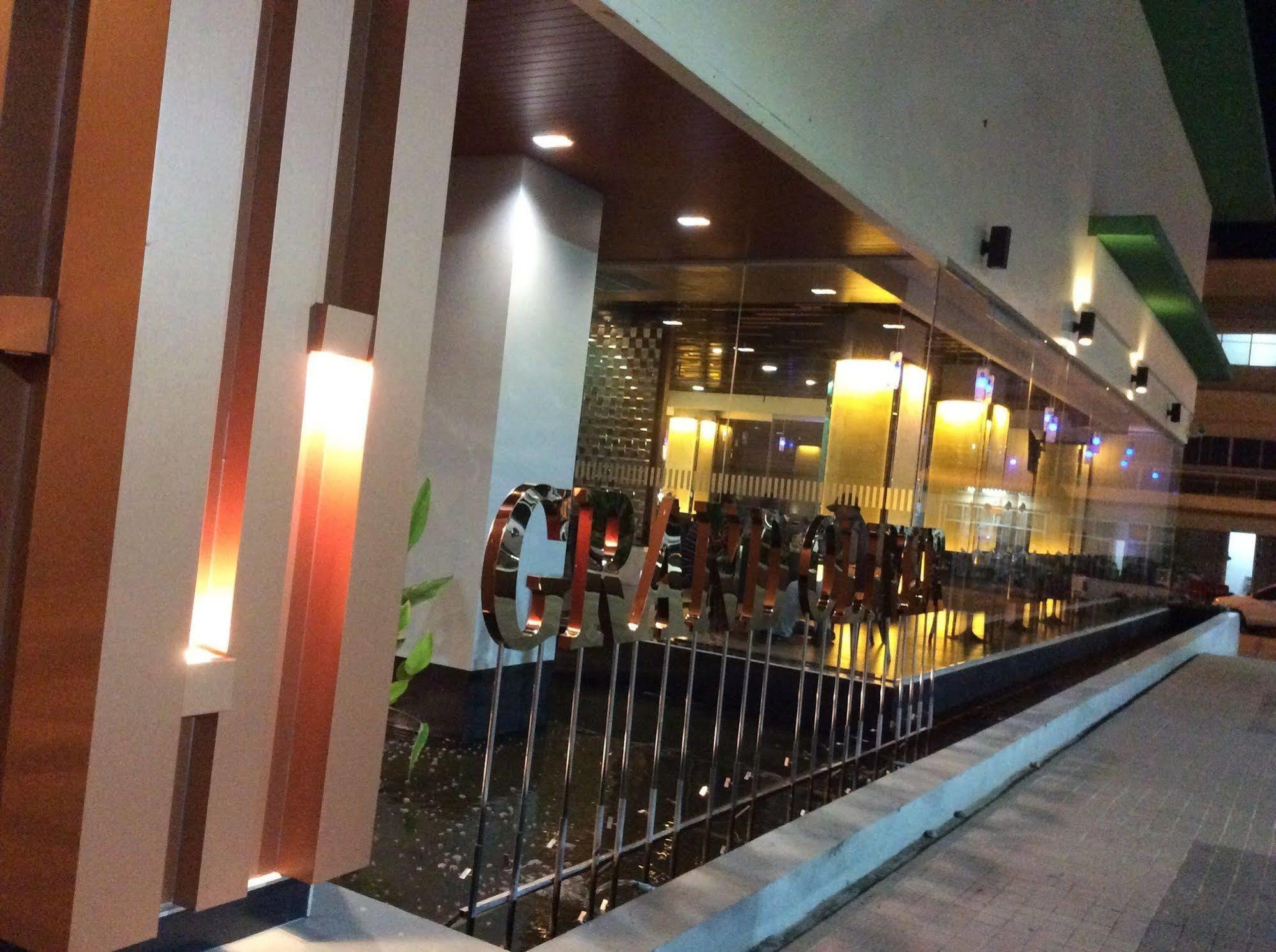 Grand Oliver Hotel Danok Sadao Exterior photo